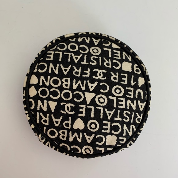 Auth VTG CHANEL 1991 Cosmetic Bag - Picture 3 of 8